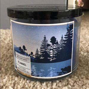 Bath and body works flannel candle